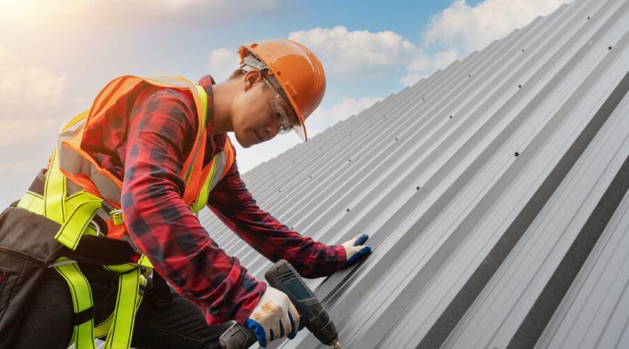 Professional Emergency Roof Repairs services in Johnson, KS